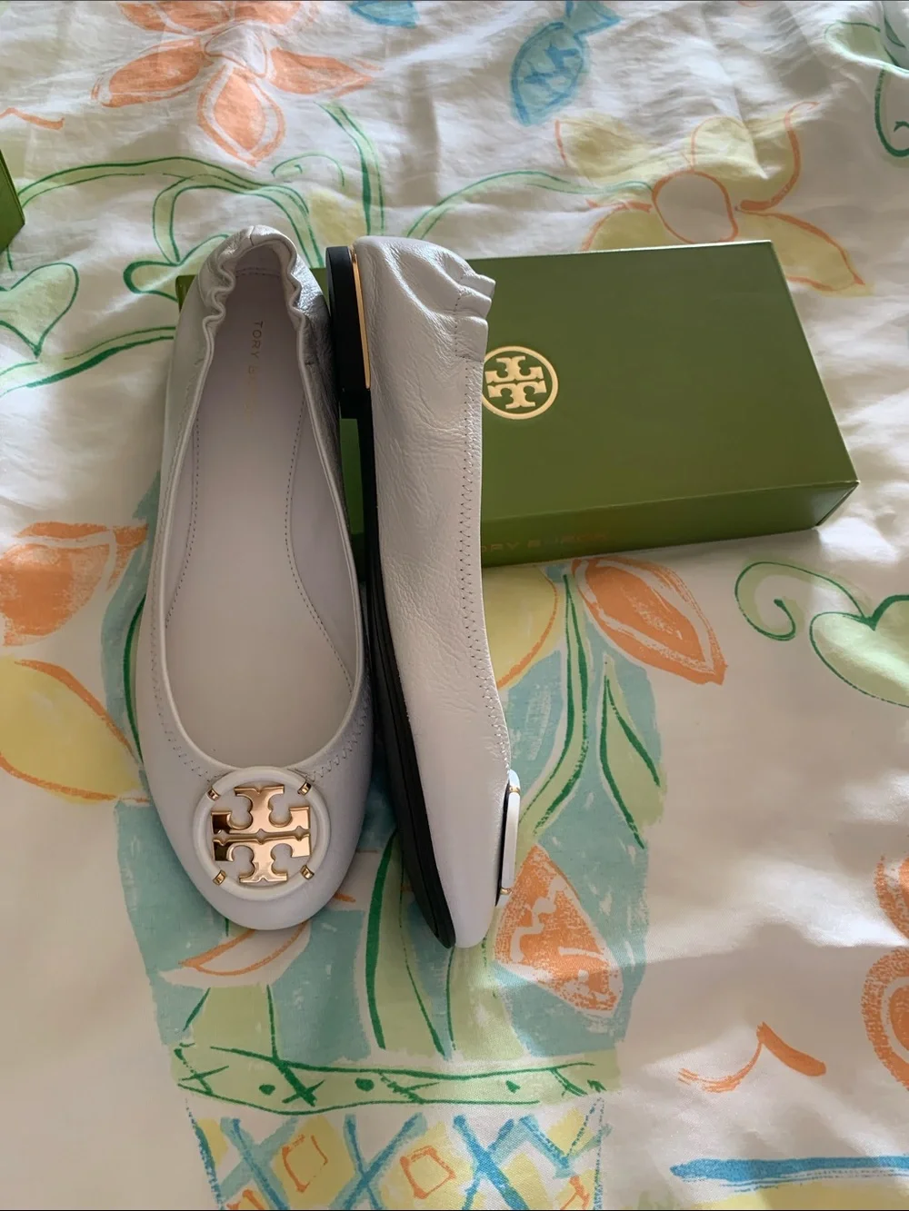 Tory Burch White Leather Logo Ballet Flats with Gold Emblem color gardenia